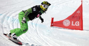 Lindsey Jacobellis winning in 2008...but does that make her a "hero"? (esportsite.com photo)