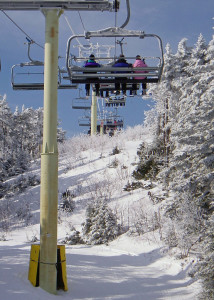 The six-pack lifts at Stratton move a lot of skiers in a hurry--long lift lines are rare. (EasternSlopes.com)