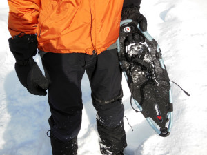 Holding-RNRs Kahtoola RNR running snowshoes