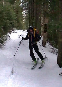 EMS Guide Dan Sandberg makes skiing down a steep, 6-foot-wide trail look easy. It wasn’t . . . but it sure was fun! (EasternSlopes.com photo)