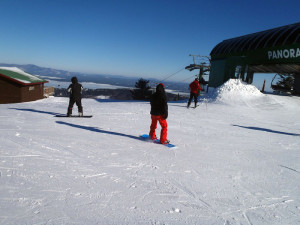 Blues skies, few people, lots of great snow. That's typical Gunstock on a  mid-week day. (EasternSlopes.com photo)