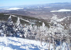 The drop in to Family Secret (under the chairlift) and Dark Wizard glade (to the right) looked a little too challenging for our first run . . .maybe later. (Tim Jones/EasternSlopes.com)