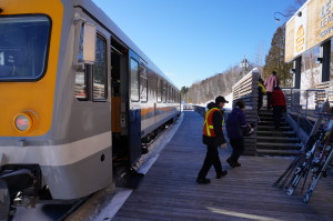 Le Ski Train means no parking worries and guarantees a comfortable ride to the slopes.